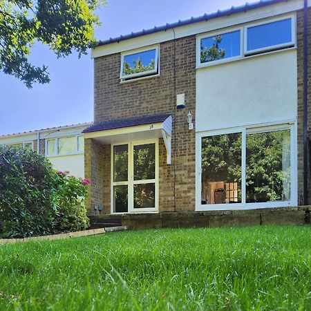 Twin Room In Crawley,Gatwick,West Sussex Ifield Eksteriør bilde